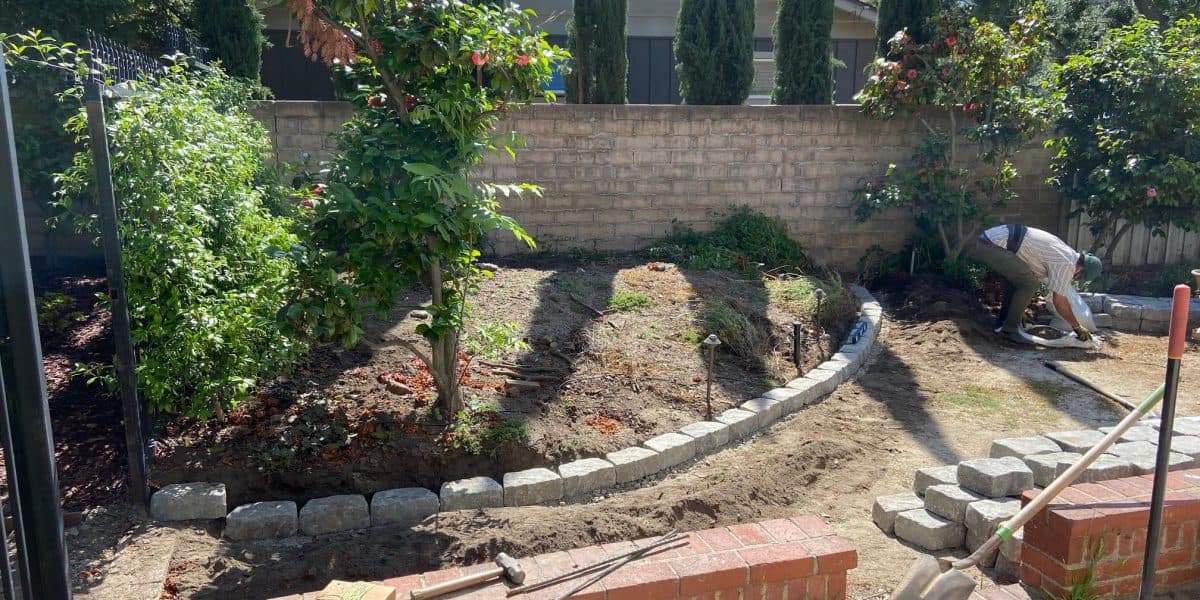 Eroding slope with loose soil and no retention